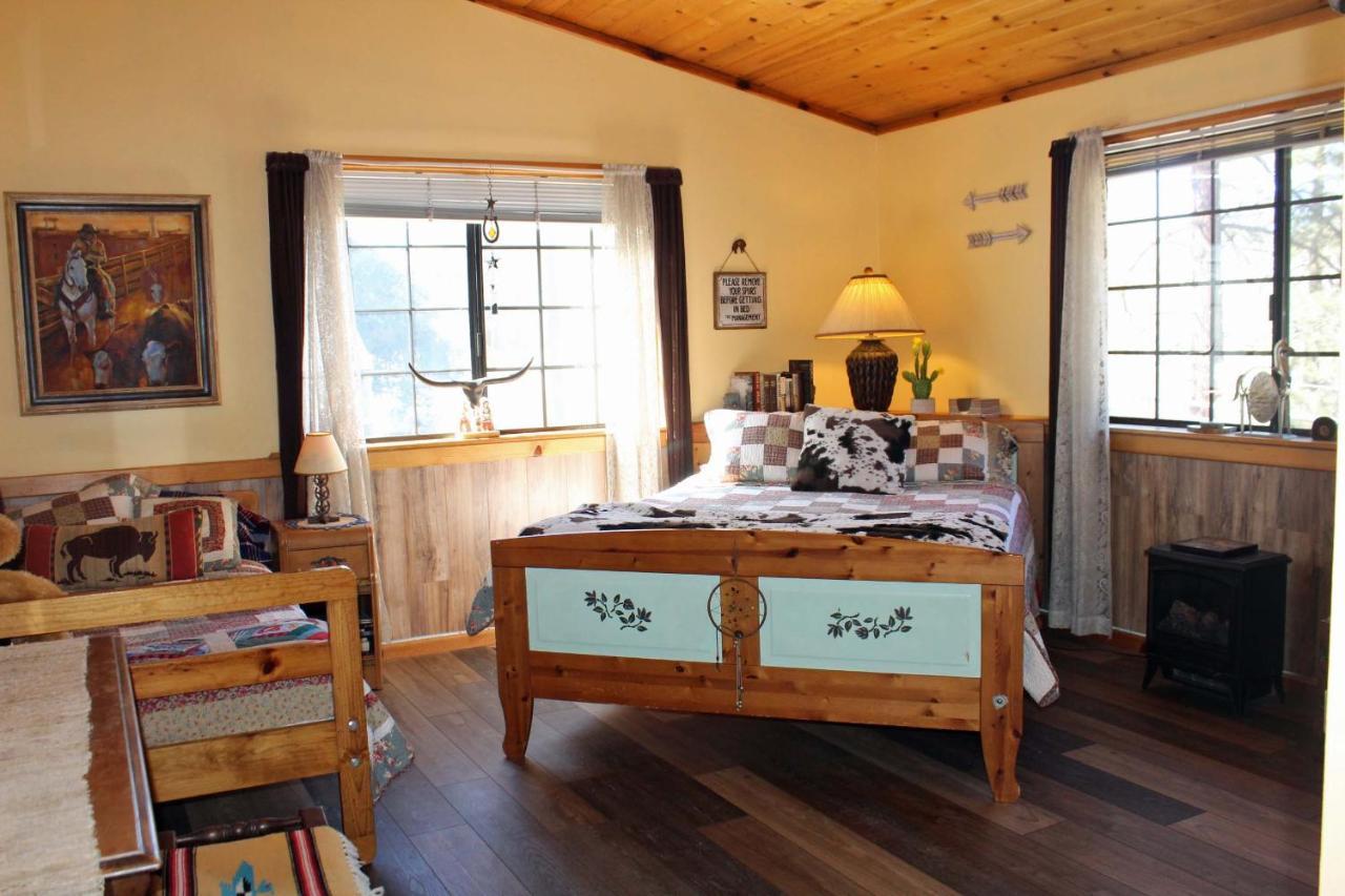 The Old Bear Bnb Pine Mountain Club ภายนอก รูปภาพ